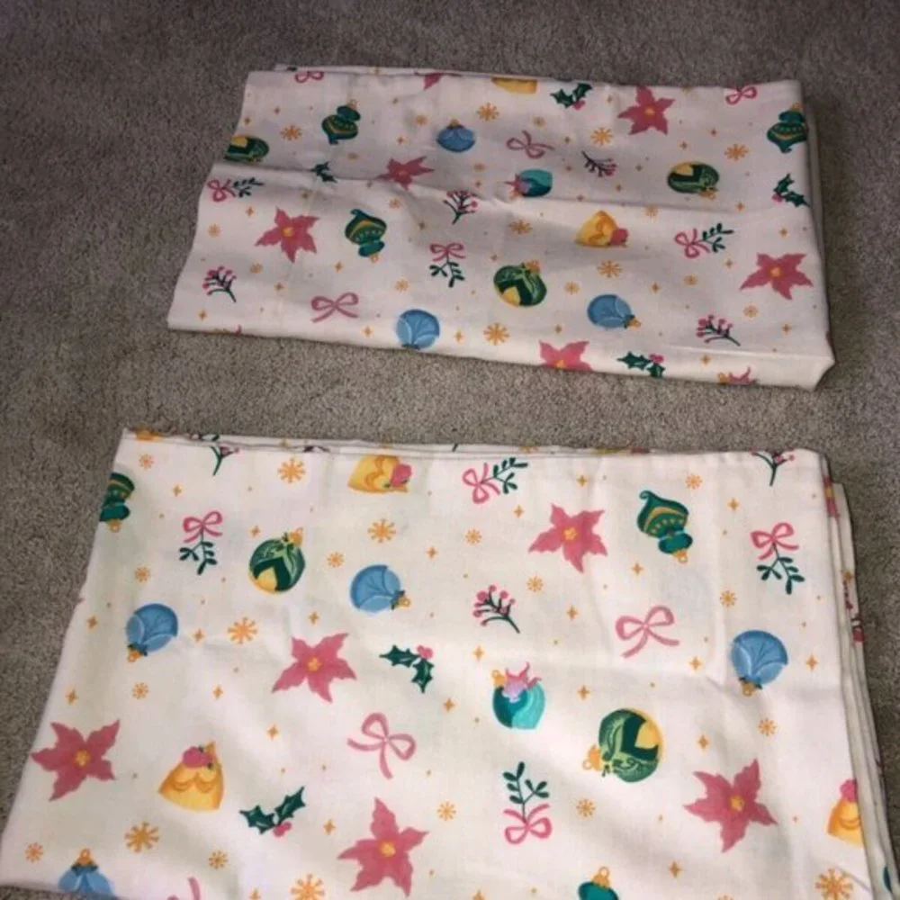 The Big One Disney Standard Pillowcase Set (2) Holiday Princess‎ Ornament Print